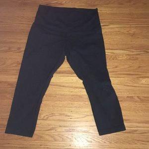 Lululemon Black Capri pants size 12